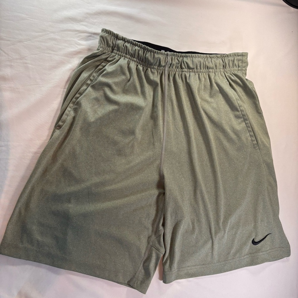 Nike Men's Gray Athletic Shorts